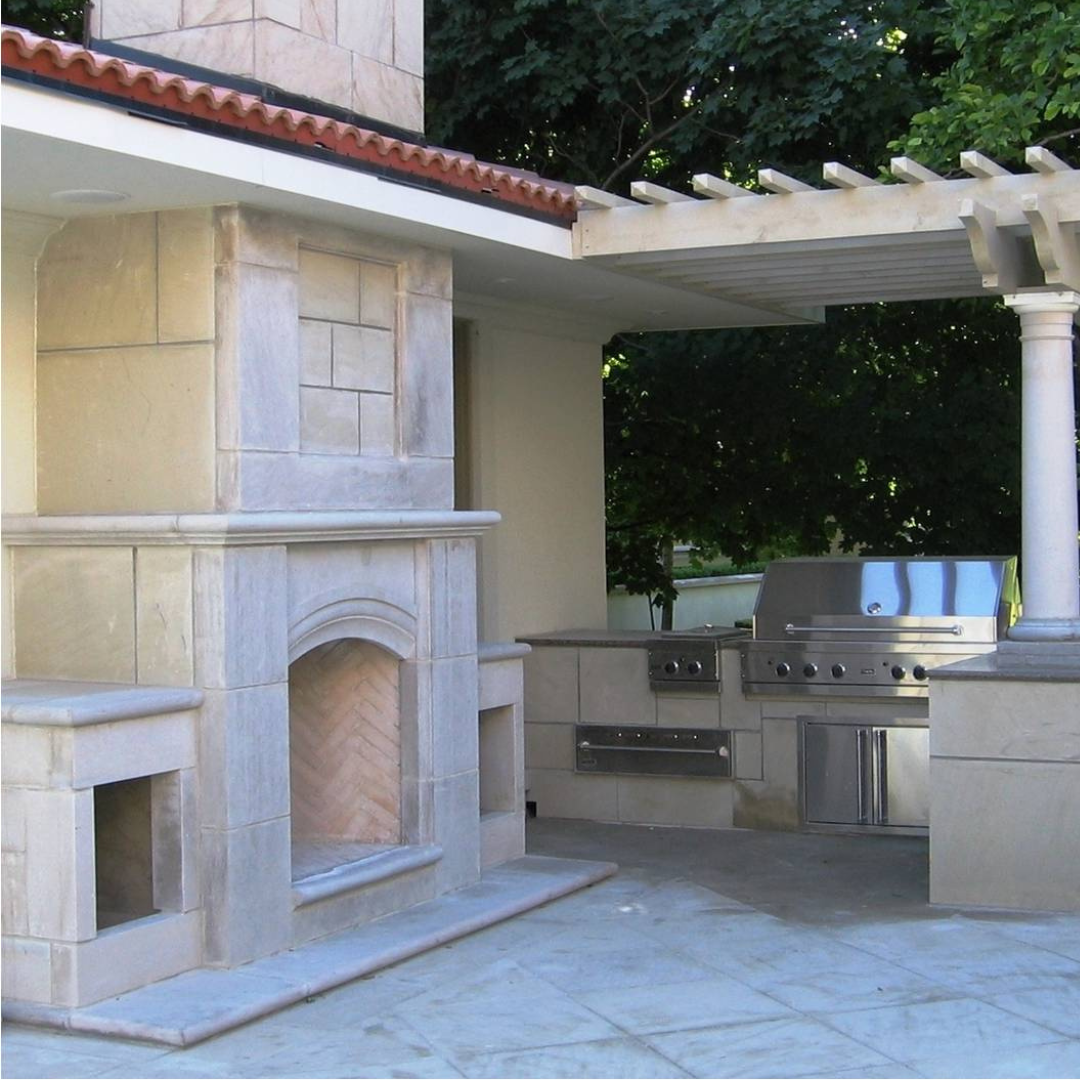 Paramount Landscaping - Outdoor Kitchen - Landscapers in Ontario