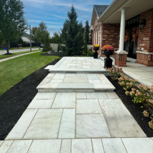 Side Walkway - Paramount Landscaping